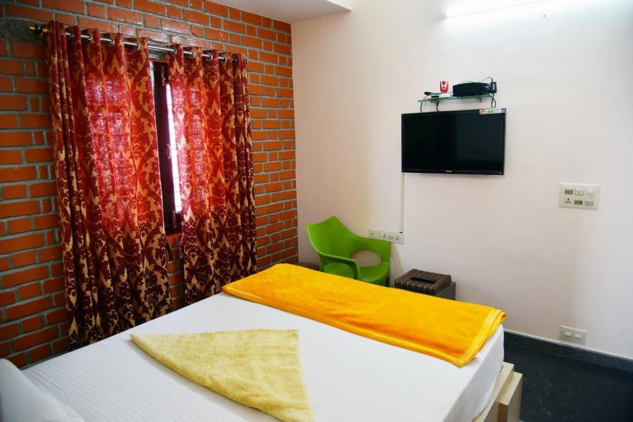 Mango Tree Homestay Хампі Екстер'єр фото